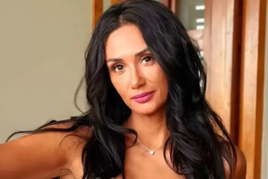 Conductora Pamela Díaz sufre de parálisis facial en televisión