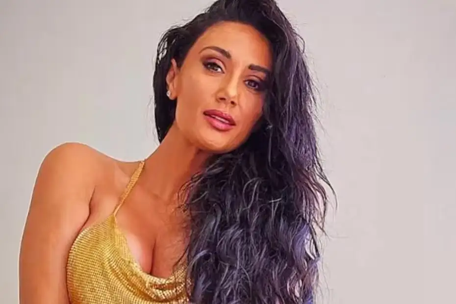 Conductora Pamela Díaz sufre de parálisis facial en televisión