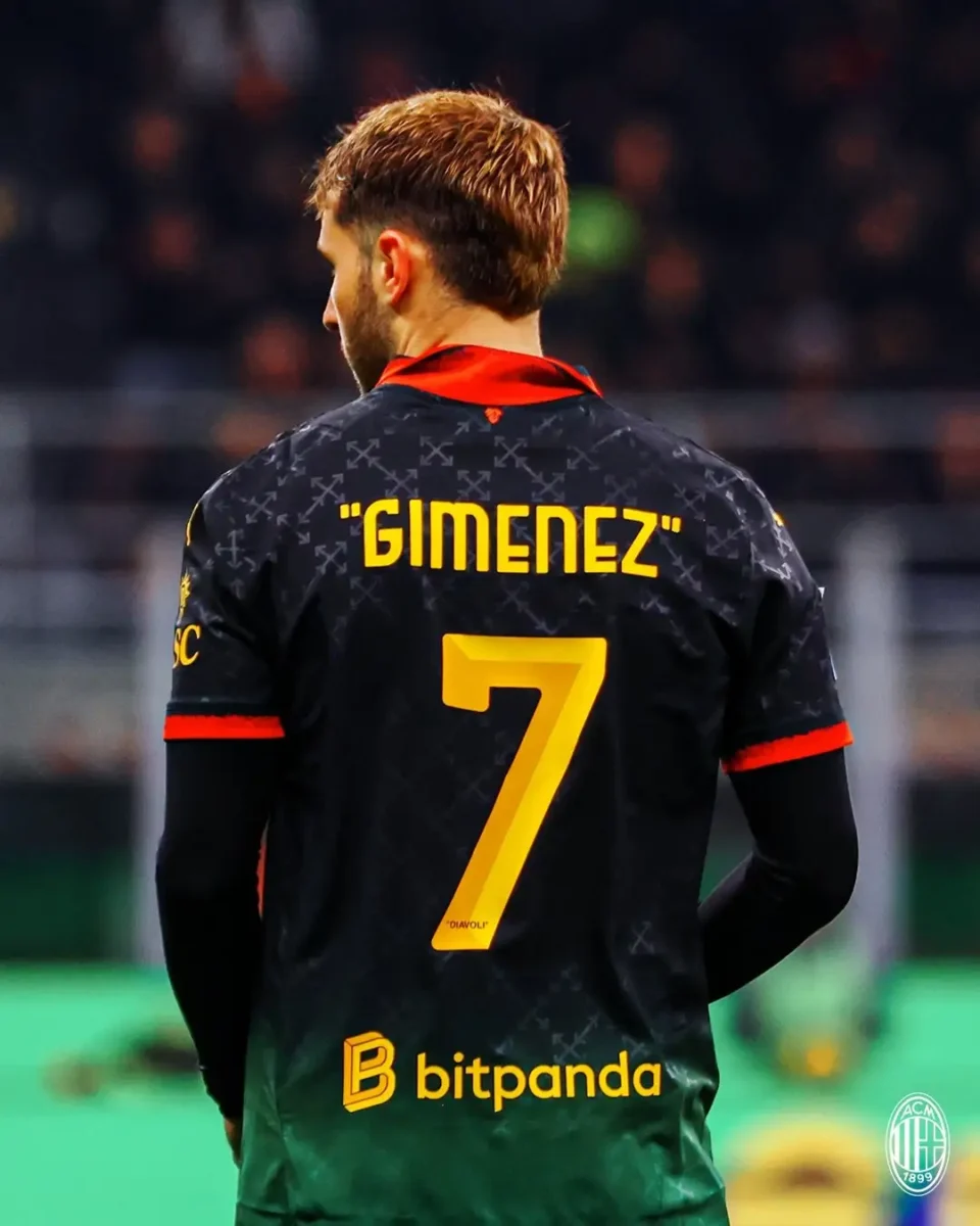 ¡Está enrachado! Así fue el gol de Santi Giménez en el Milán vs Hellas Verona