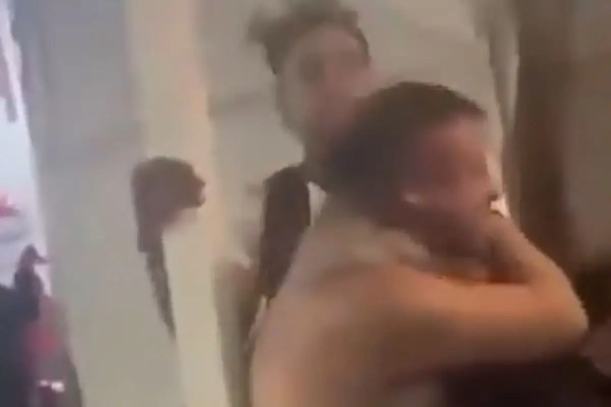 Como Mike Tyson: En pelea, le arrancan la oreja a mordidas en Pachuca 1 Hombre le arrancó la oreja a mordidas a otro en Pachuca