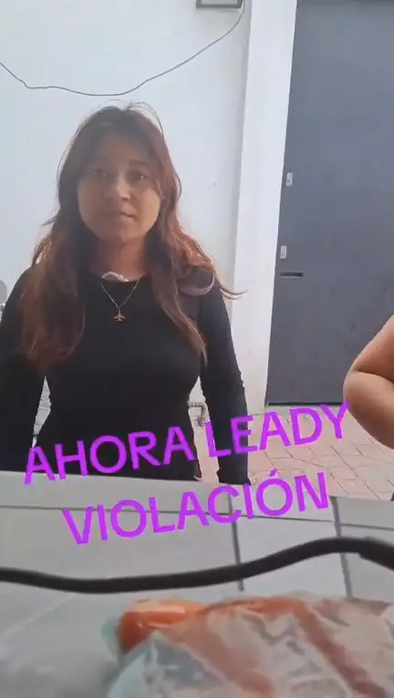 (VIDEO) Lady Violación: ahora, mujer amenaza a hombre con denunciarlo por abuso 2 (VIDEO) Lady Violación: ahora, mujer amenaza a hombre con denunciarlo por abuso