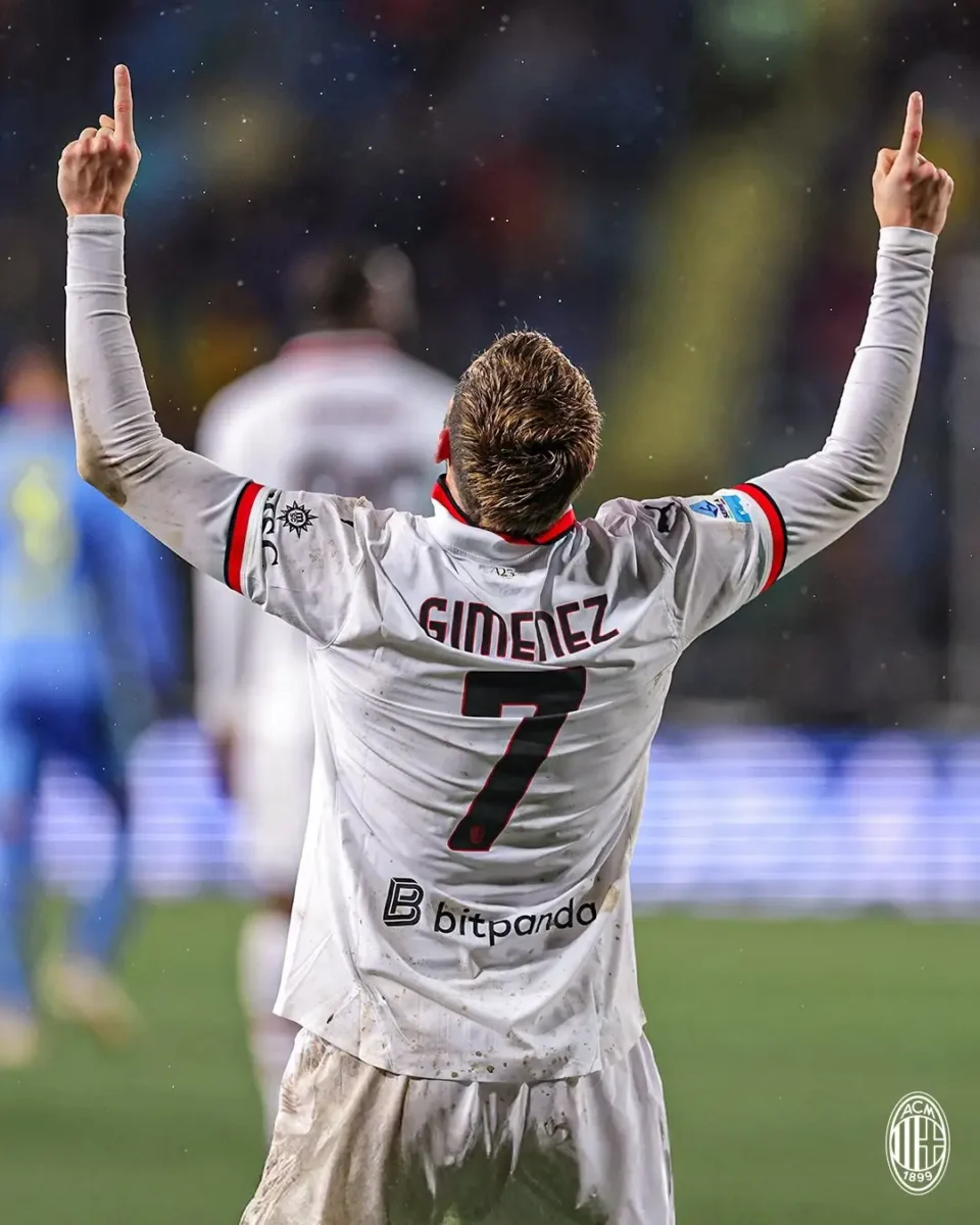 Así fue el primer gol de Santiago Giménez con el Milan