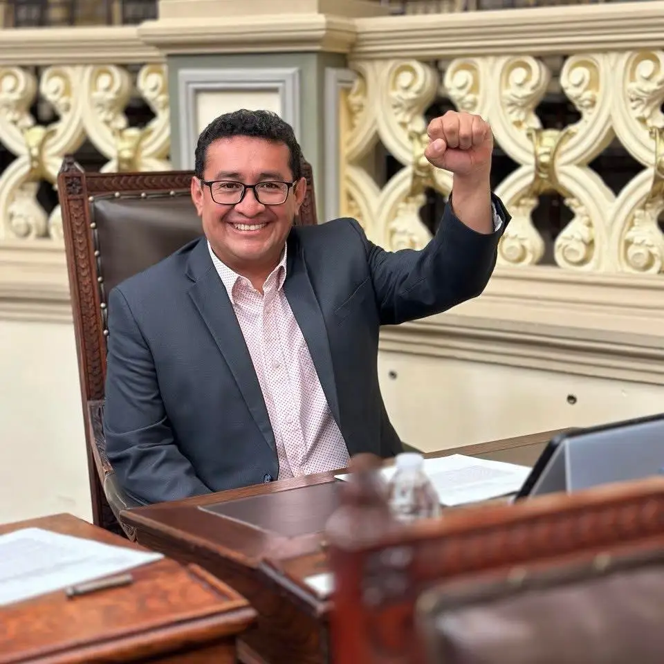 Esto plantea la reforma para crear la diputación migrante en Puebla