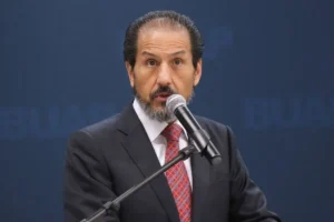 ASF investiga a Alfonso Esparza por no comprobar gastos de la BUAP en 2020