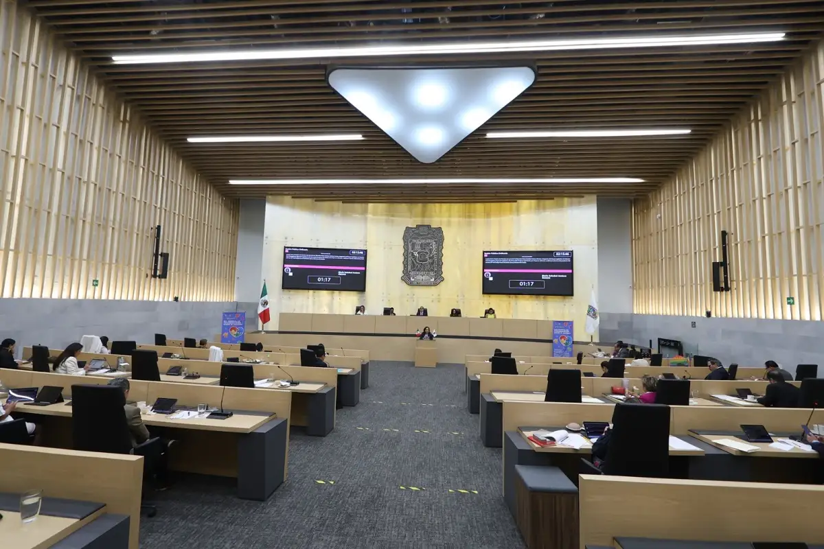 Aprueba Congreso del Estado que casos de violación entre cónyuges se persiga de oficio 1 Asimismo, la LXII Legislatura aprobó proyectos de decreto para reformar la Constitución Federal, en materia de apoyo a jóvenes, y fortalecimiento de la Soberanía Nacional
