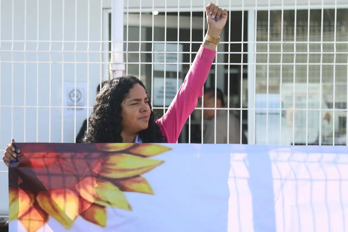 Colectivo protesta por Cecilia Monzón exigen justicia en inicio de juicio oral