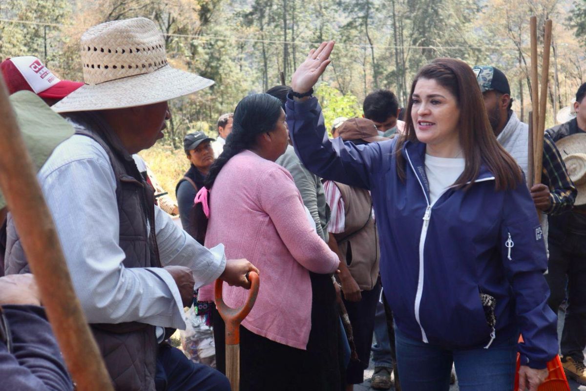 Comunidades de Zacatlán participan en faena comunitaria 1 Comunidades de Zacatlan participan en faena comunitaria