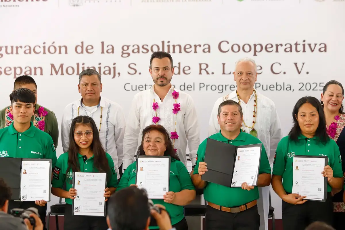 Con la fuerza de las mujeres Cuetzalan avanza al desarrollo: PEMEX 1 Con la fuerza de las mujeres Cuetzalan avanza al desarrollo PEMEX