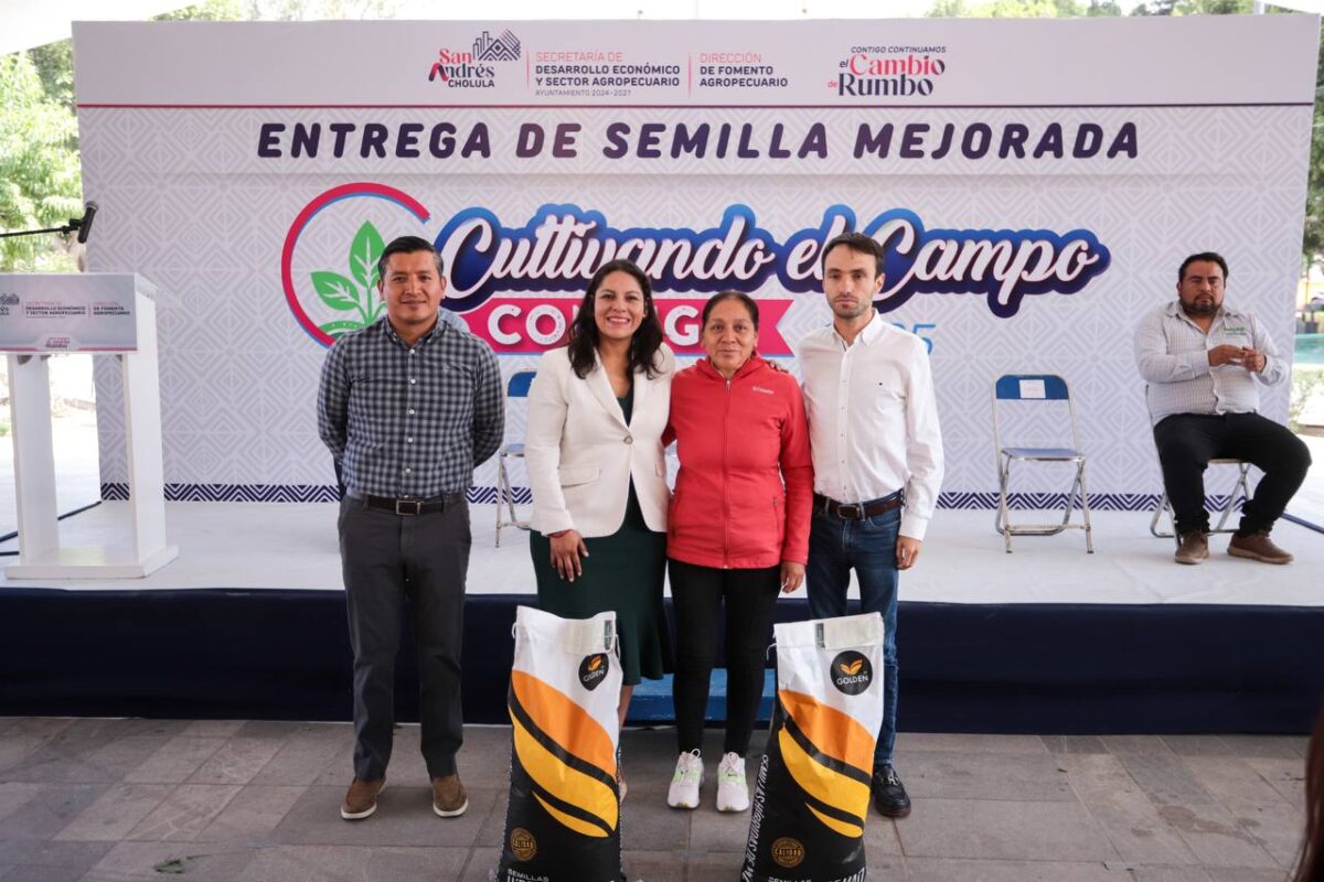 Cultivando el Campo Contigo: Entrega Lupita Cuautle apoyos para fortalecer el campo en Cholula