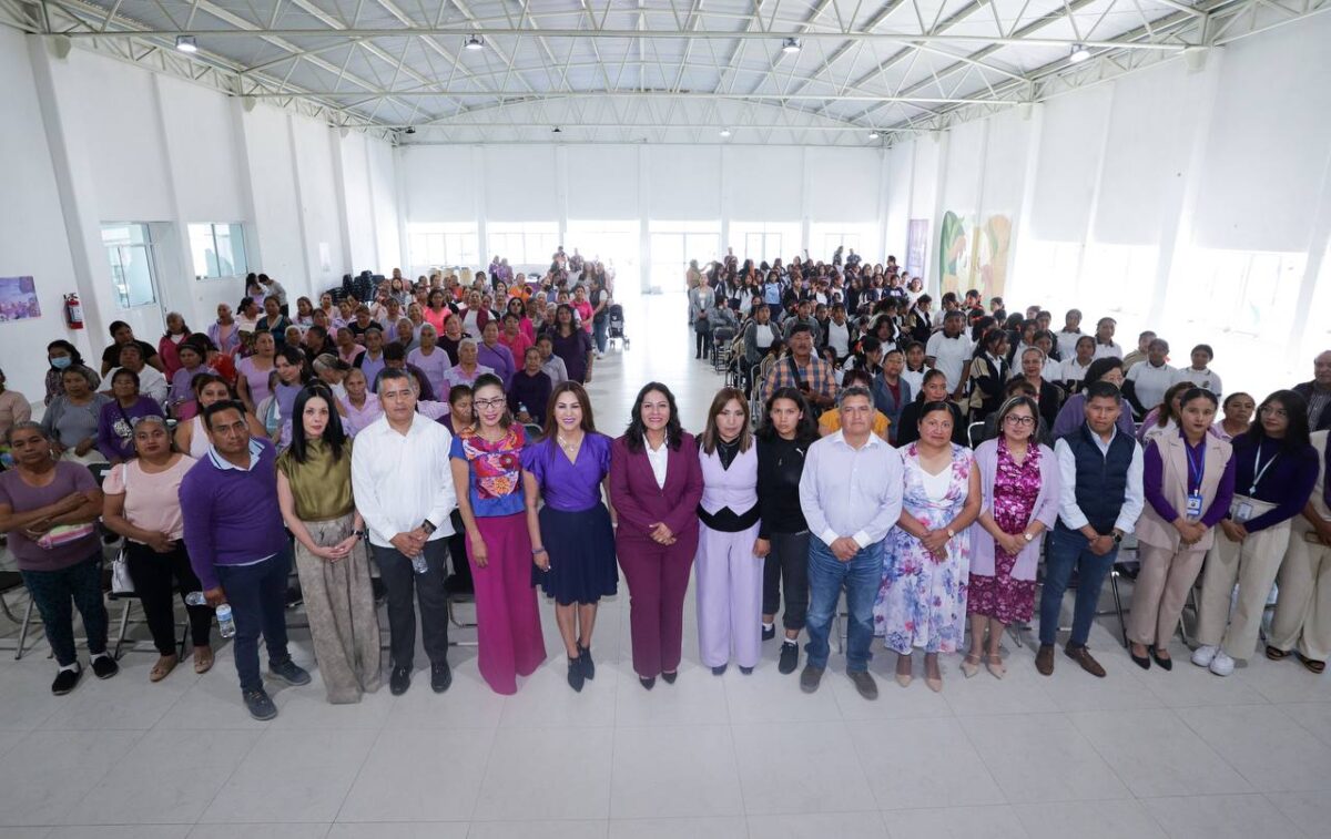Con ponencia, inician actividades del 8M en San Andrés Cholula