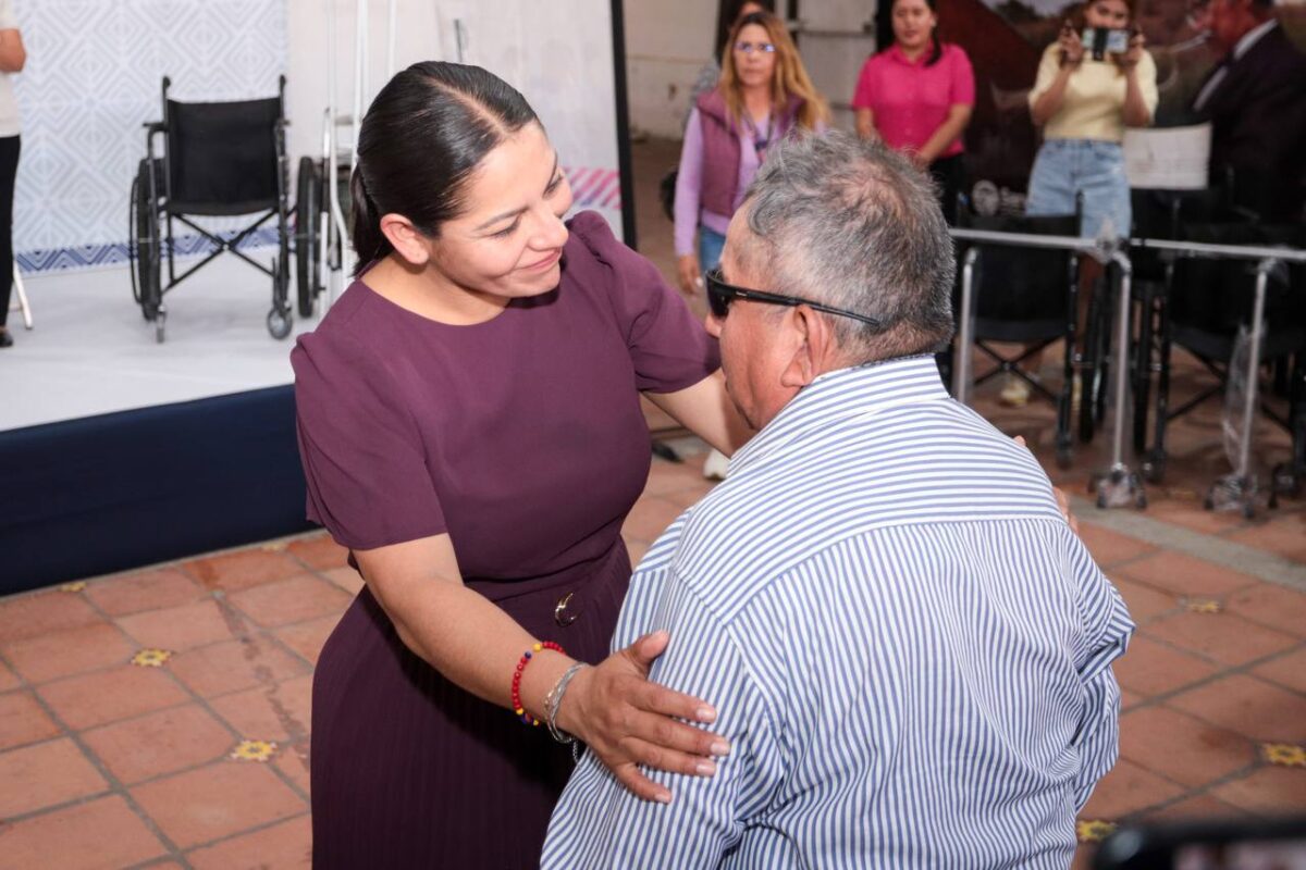 Promueve Lupita Cuautle más inclusión y movilidad con entrega de aparatos ortopédicos