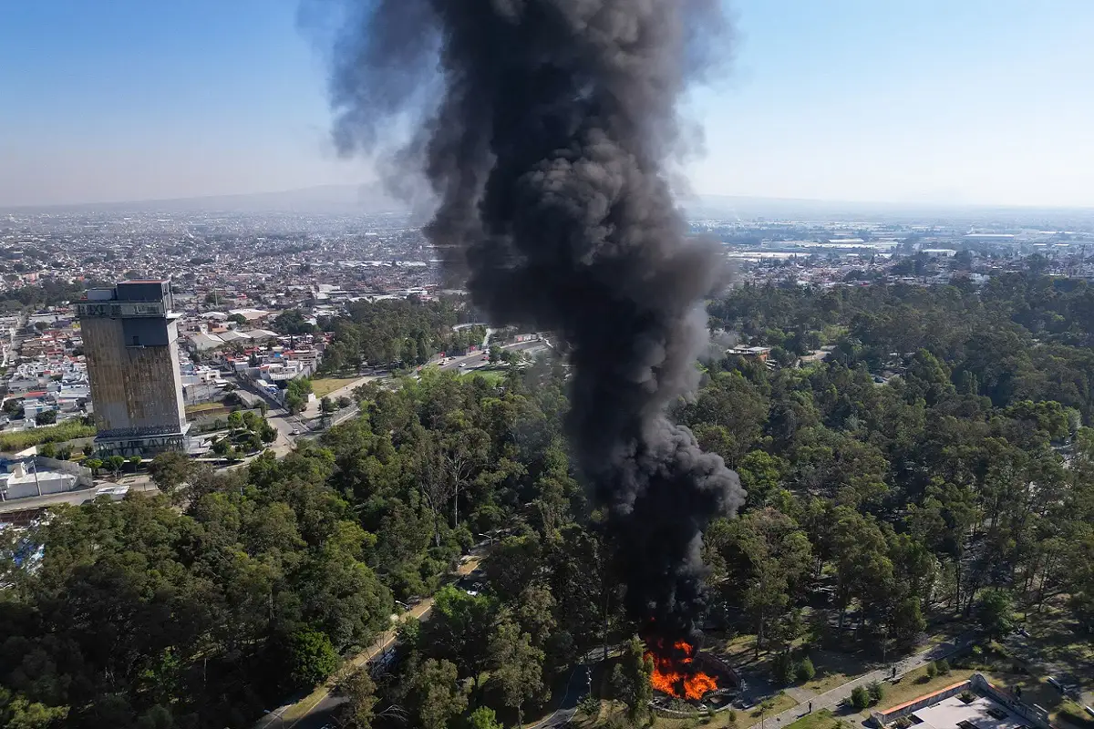Incendio en Los Fuertes de Loreto genera alarma