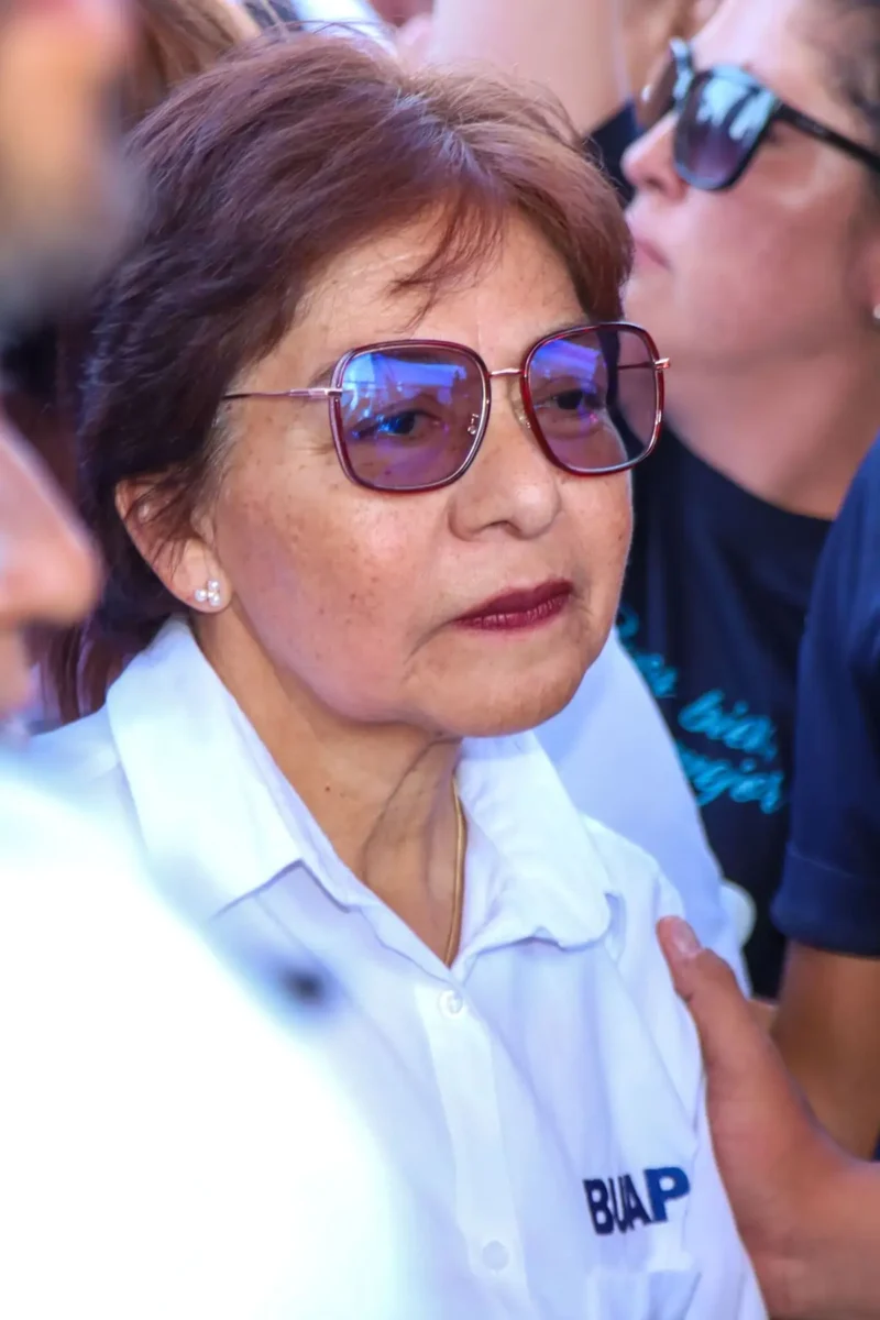 Lilia Cedillo marcha a CU para concluir con el paro estudiantil