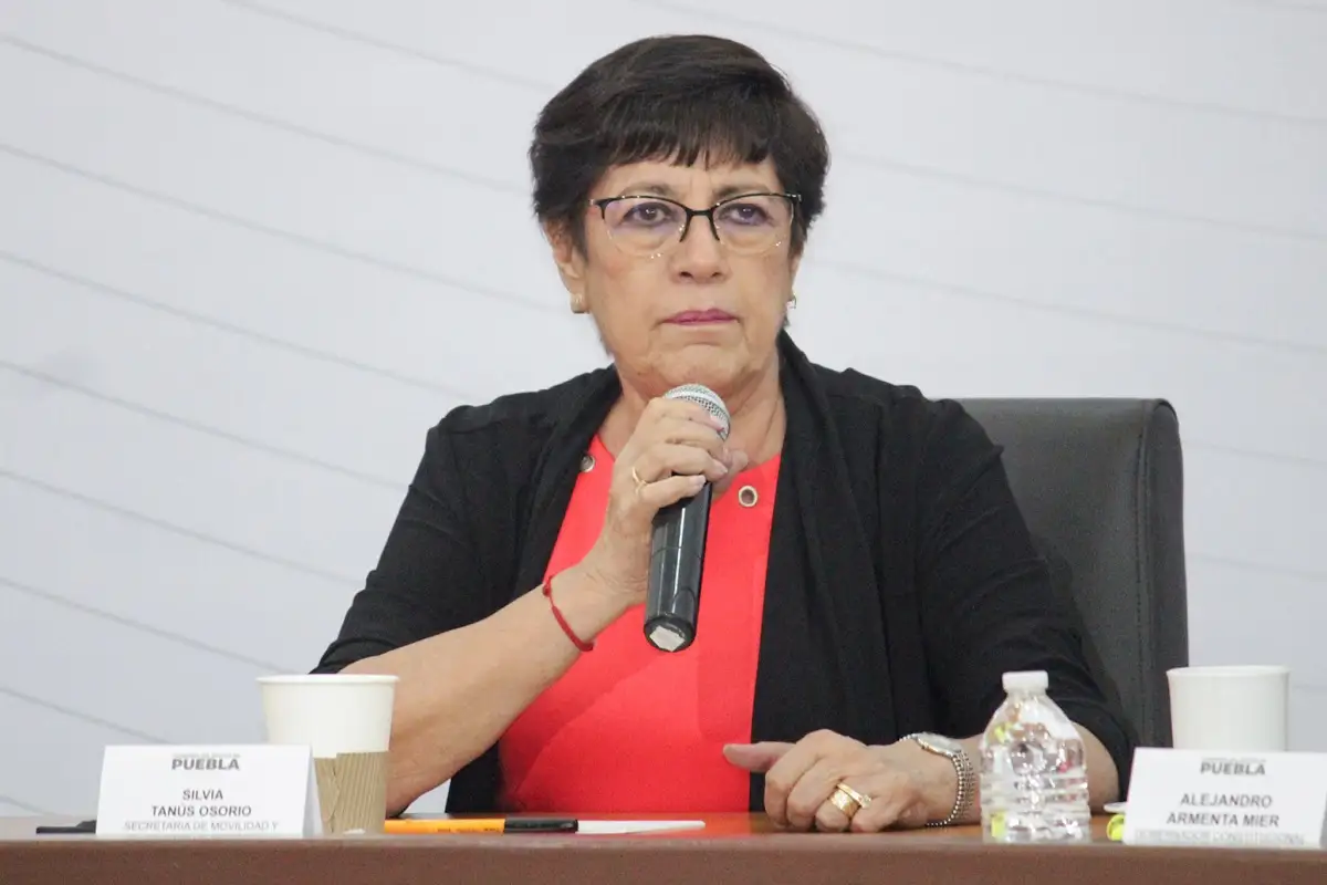 Mujeres son dueñas de 10 mil 800 concesiones del transporte en Puebla