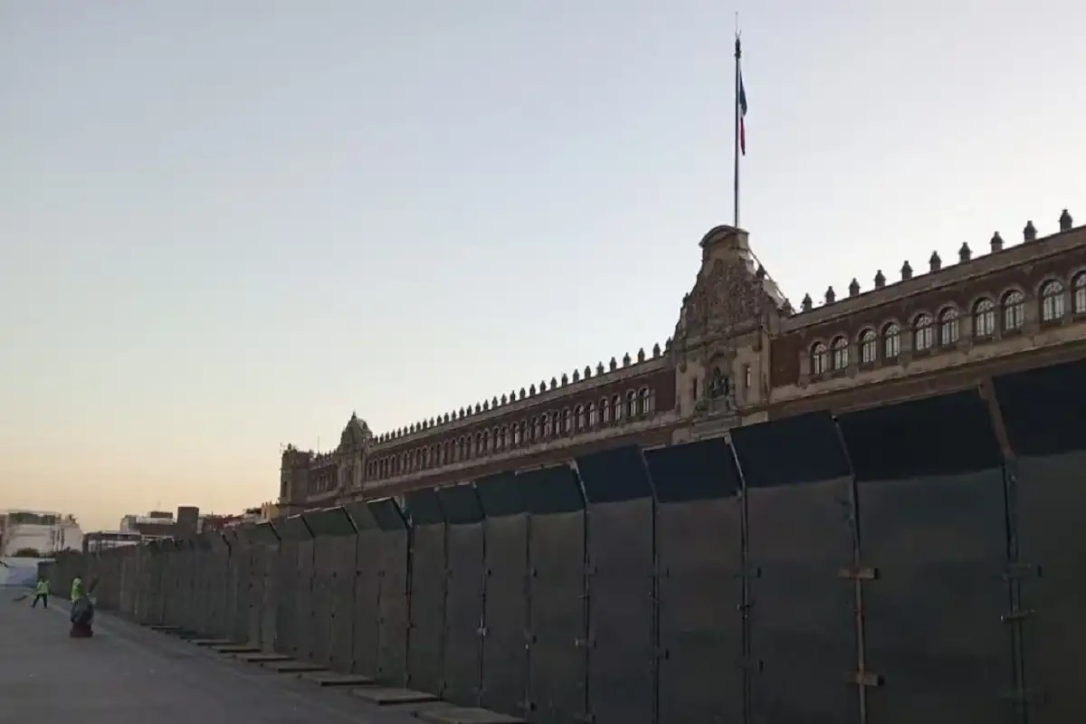 Palacio Nacional amanece blindado previo a la marcha del 8M; Sheinbaum explica la razón 1 Palacio Nacional amanece blindado previo a la marcha del 8M