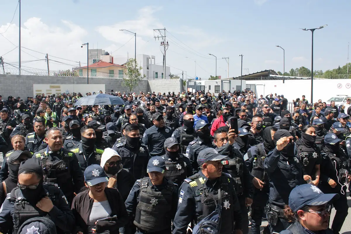 Policías Municipales exigen renuncia de Fernando Rosales