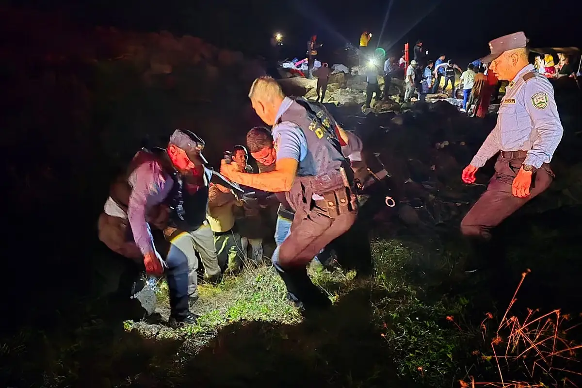 Reportan caída de aeronave en mar de Roatán, Honduras; mueren siete personas (VIDEO) 1 Reportan caída de aeronave en mar de Roatán