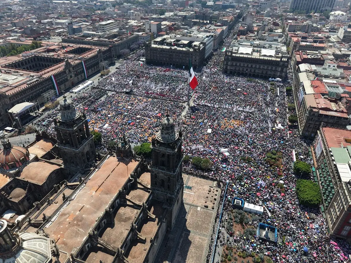 Sheinbaum y el respaldo del Pueblo, en una histórica postal