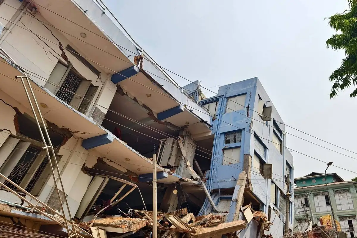 Terremoto de 7.7 sacude Tailandia