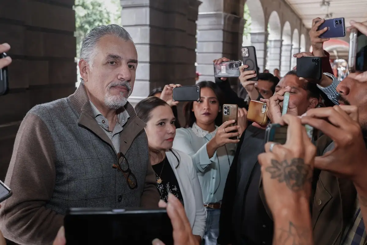 Vecinos del estadio Cuauhtémoc cobran estacionamiento 2 Vecinos del estadio Cuauhtémoc cobran estacionamiento