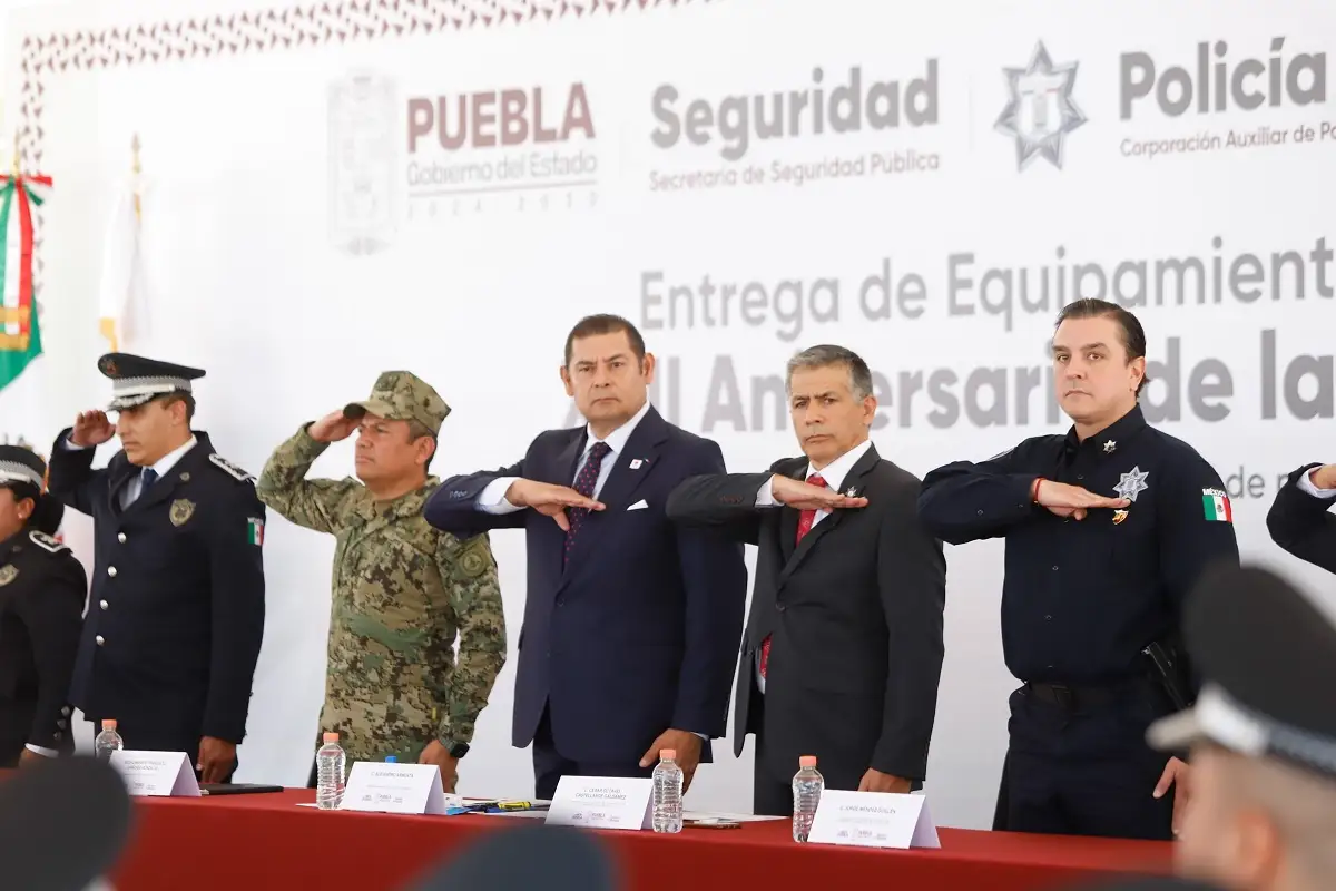 Vivienda y mejores prestaciones para la policía auxiliar y estatal Armenta