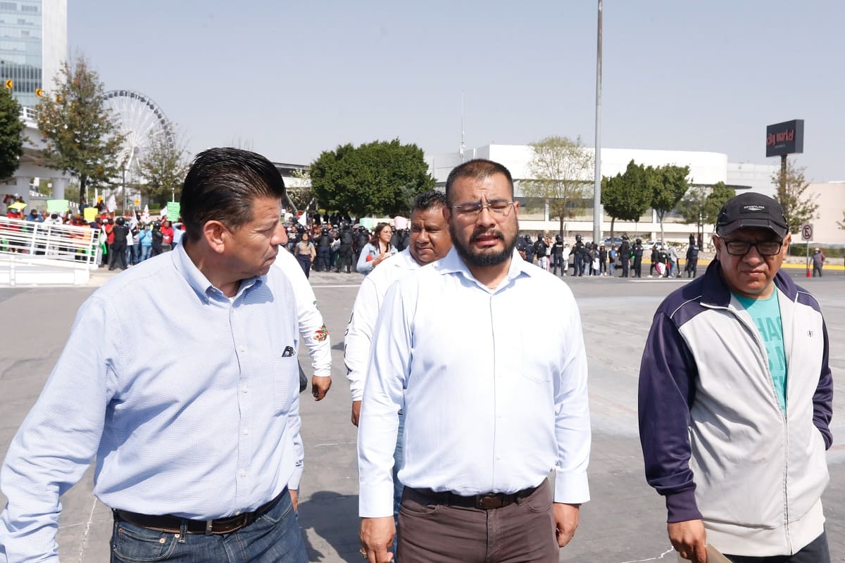 Negociazo de la 28 de Octubre: Opera más de mil unidades de taxis pirata en Puebla 3 Negocio de la 28 de Octubre: opera mil taxis pirata