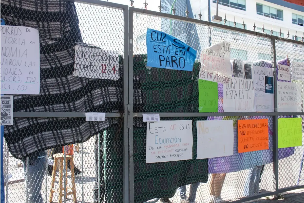 Alumnos de la BUAP se niegan a liberar Ciudad Universitaria: ya entregaron peticiones de facultades 1 Alumnos de la BUAP se niegan a liberar CU; ya entregaron peticiones