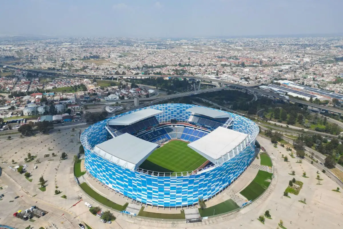 Por abusos de la 28 de Octubre, analizan instalar cámaras en el estacionamiento del Estadio Cuauhtémoc 1 Analizan instalar cámaras en el estacionamiento del Estadio Cuauhtémoc
