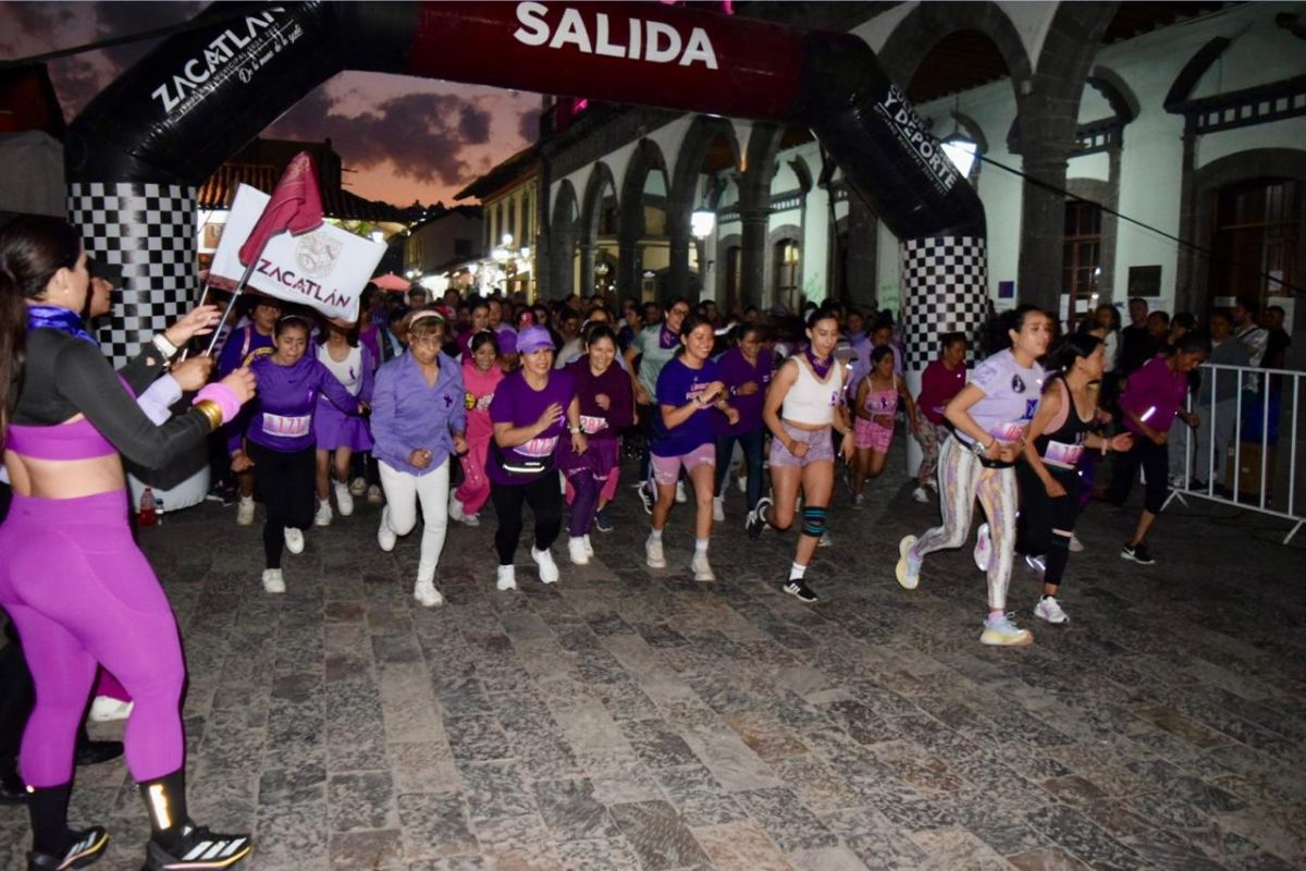 Mujeres de Zacatlán participan en Carrera de la Mujer; piden igualdad y respeto a sus derechos 1 carrera de la mujer zacatlan