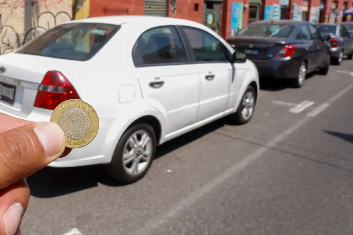 Aprueban cobro de la cuarta hora de parquímetros en Puebla