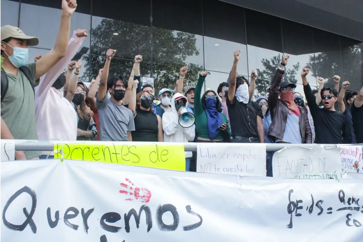Estudiantes se niegan al diálogo para levantar plantón en CU: no entregaron pliego petitorio 1 CU de la BUAP seguirá tomada: desconocen que sean alumnos