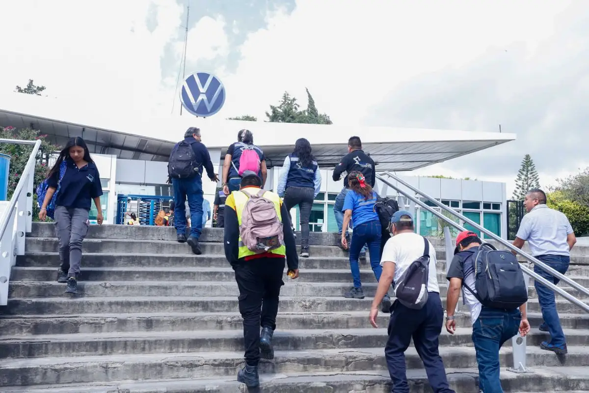 (VIDEO) Así despiden a 200 trabajadores de Volkswagen Puebla 1 (VIDEO) Así despiden a 200 trabajadores de Volkswagen Puebla