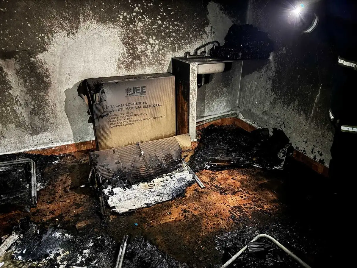 Incendian instalaciones del IEE en Chignahuapan