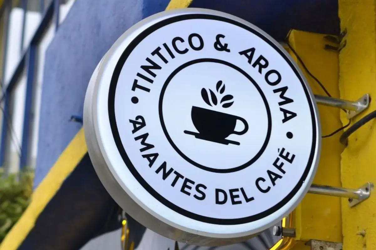 (VIDEO) Así intentan robar cafetería en el Centro de Puebla 1 (VIDEO) Así intentan robar cafetería en el Centro de Puebla