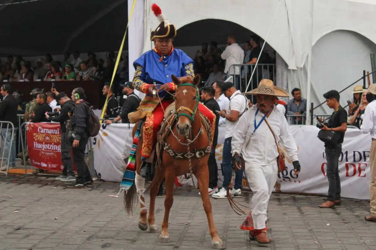 Investigan maltrato a un caballo en el Carnaval de Huejotzingo: buscarán al responsable