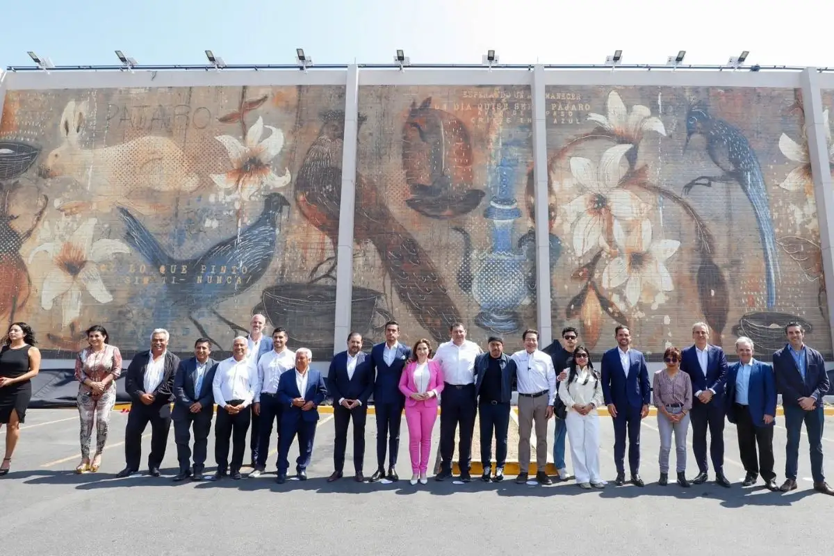 Mural monumental "Polinización", crea sentido de comunidad 1 Mural monumental "Polinización", crea sentido de comunidad