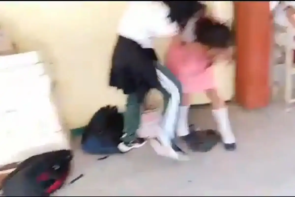 Bullying en Tabasco: niña con autismo es golpeada por su compañera (VIDEO) 1 niña con autismo fue golpeada por su compañera