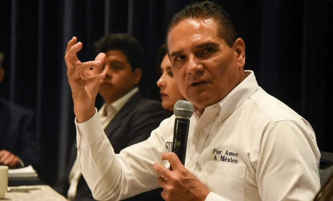 Giran orden de aprehensión contra Silvano Aureoles y sus ex funcionarios 2 Giran orden de aprehensión contra Silvano Aureoles y sus ex funcionarios