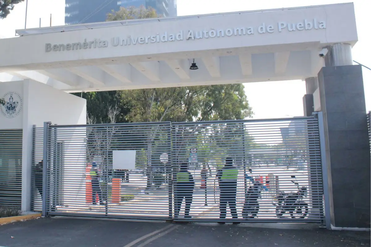 Paristas de la BUAP permiten ingreso de trabajadores de la DAE e investigadores 1 Paristas de la BUAP permiten ingreso de trabajadores de la DAE e investigadores