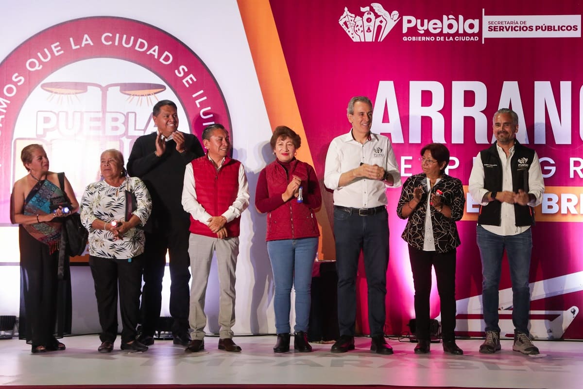 Arranca Pepe Chedraui el Programa Puebla Brilla con modernización de luminarias en Arboledas de Loma Bella 2 programa puebla brilla