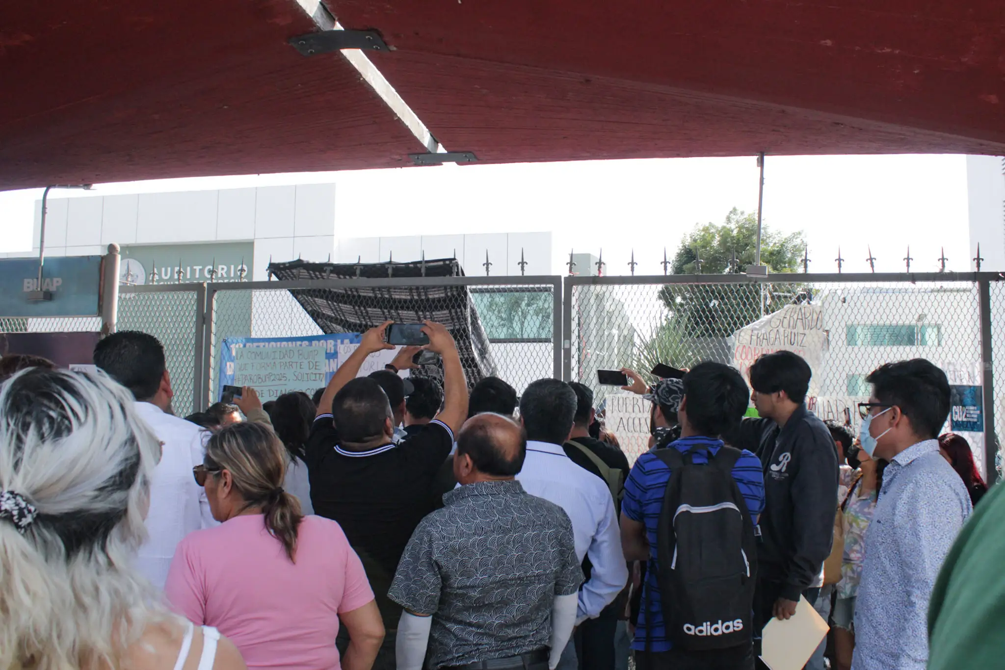 Psicología y Contaduría se suman al paro estudiantil de la BUAP: bloquean el bulevar Valsequillo 1 Psicología y Contaduría se suman al paro estudiantil en BUAP