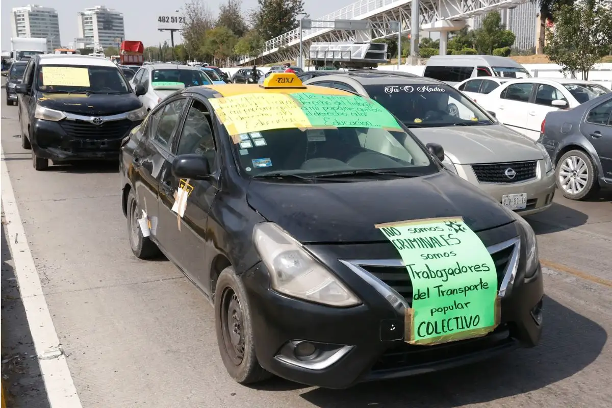 Taxis piratas en Puebla buscan regularizarse tras operativos