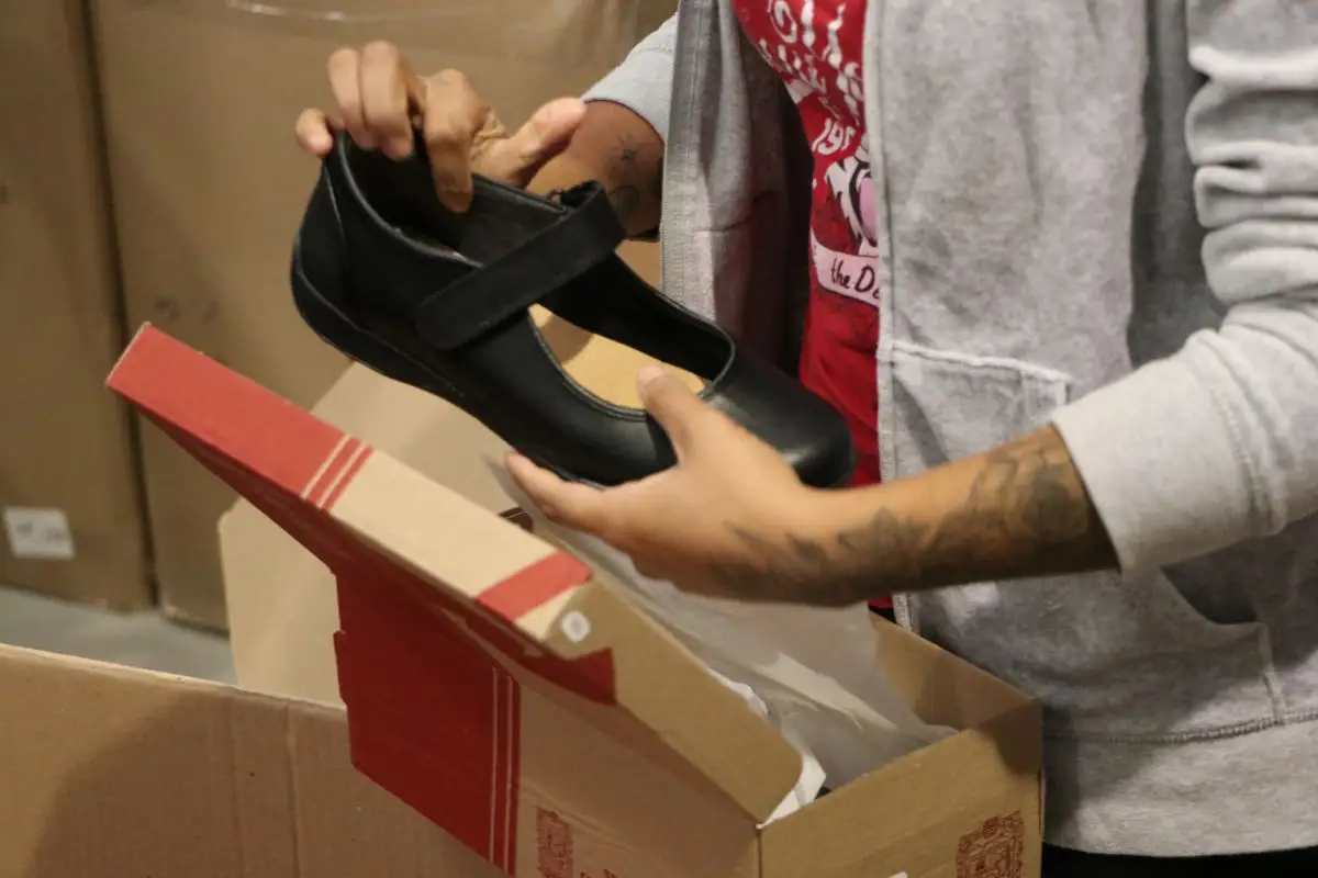 Zapatos escolares se adquirirán en cooperativas de Puebla