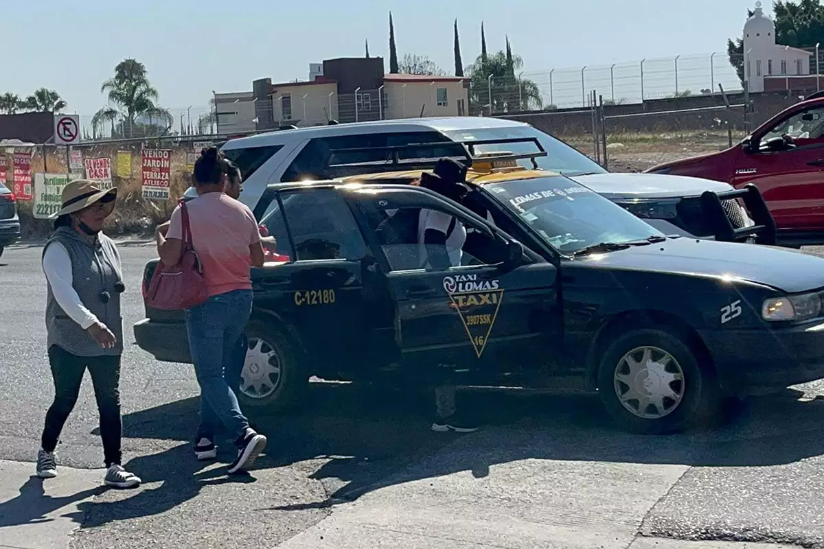 Servicio gratuito vs taxis rotulados: así se brinda el transporte en Lomas de Angelópolis