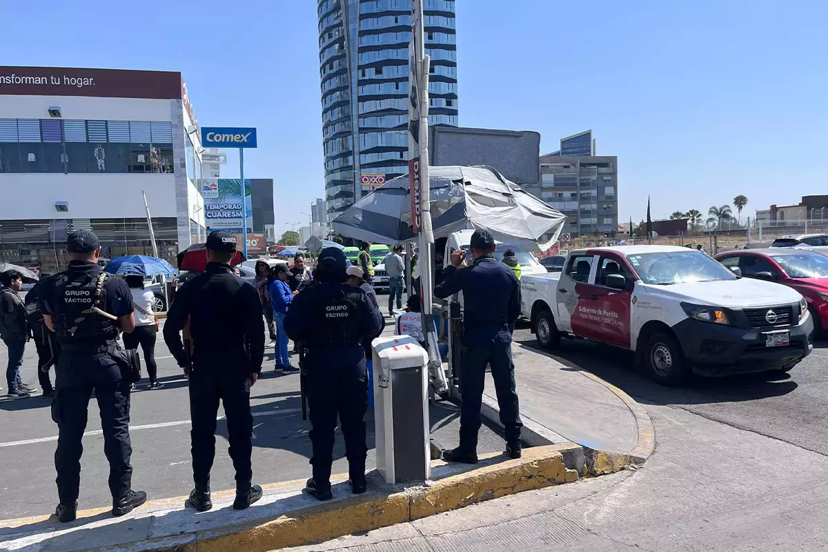 Asi se brinda el transporte en Lomas de Angelopolis 5