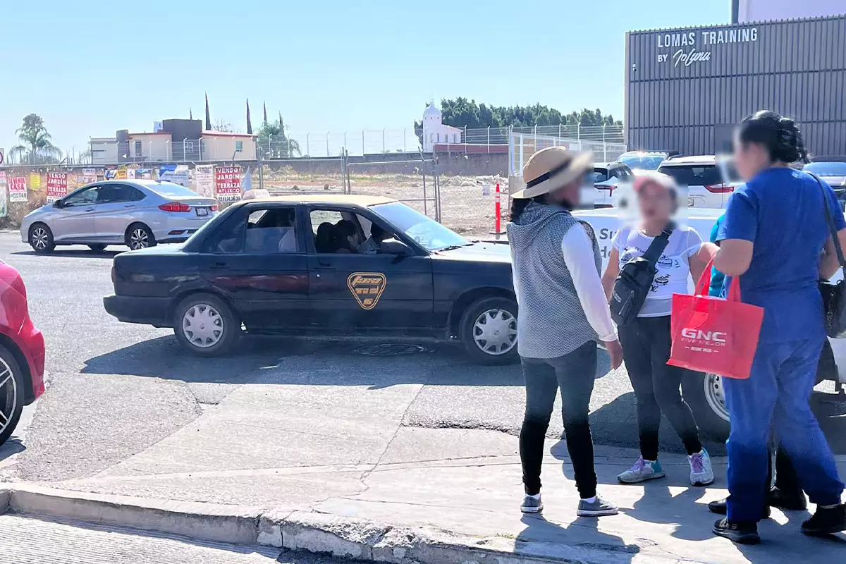 Asi se brinda el transporte en Lomas de Angelopolis 6