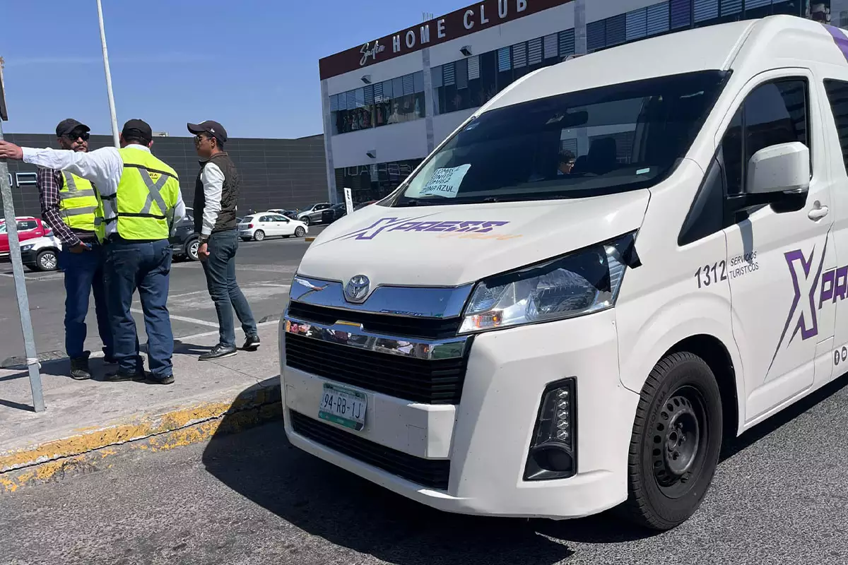 Asi se brinda el transporte en Lomas de Angelopolis 8