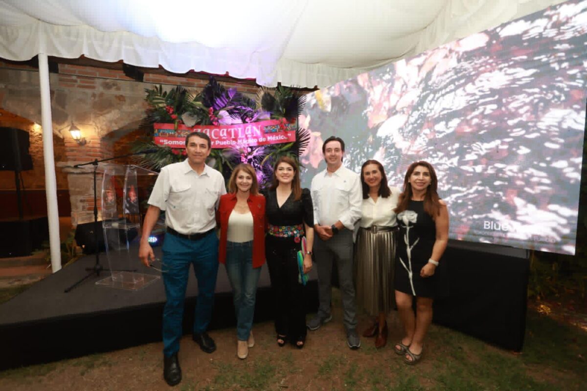 La Cocone y Bety Sánchez presentan Agenda Turística de Zacatlán 2025; ATMEX se llevó la noche 2 Bety Sanchez presentan Agenda Turistica de Zacatlan 2025 1