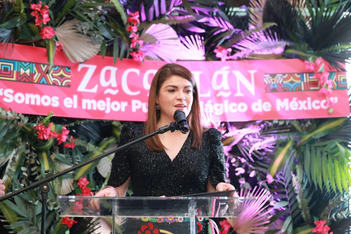 La Cocone y Bety Sánchez presentan Agenda Turística de Zacatlán 2025; ATMEX se llevó la noche 1 Bety Sanchez presentan Agenda Turistica de Zacatlan 2025