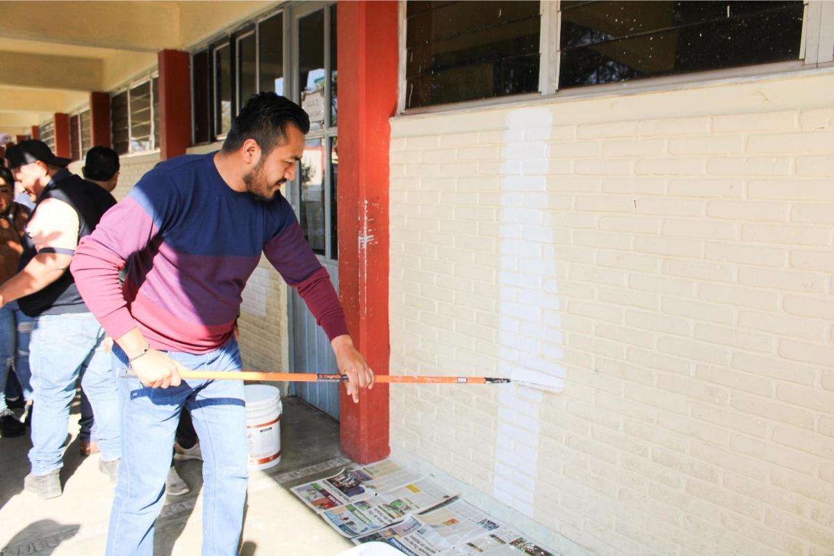“Coloreando la educación": Un esfuerzo de Roberto Solís para transformar las escuelas de Huejotzingo 2 “Coloreando la educación": Un esfuerzo de Roberto Solís para transformar las escuelas de Huejotzingo